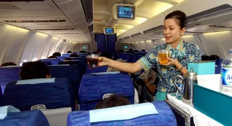 Защо не трябва да ядем в самолета Защо не трябва да ядем в самолета