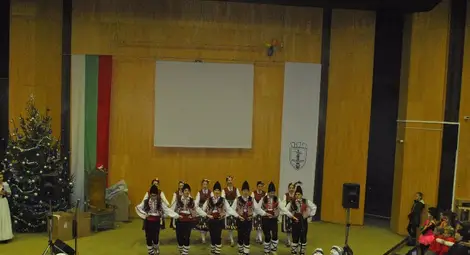 Русе подари коледен концерт на деца-потребители на социални услуги /галерия/
