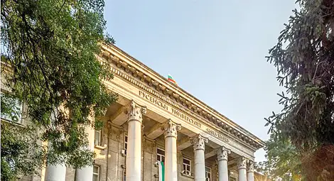 Висшето образование - поглед от академичната катедра и от студентската банка в Русенския университет