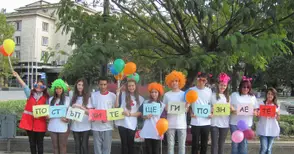 Доброволци на БЧК с кампания за подкрепа на приемните грижи