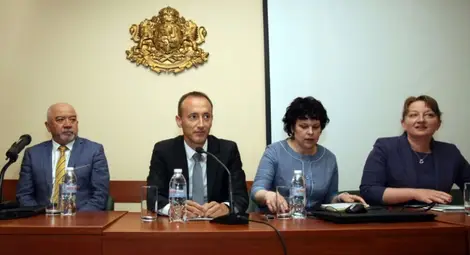 Учителските заплати ще нараснат двойно до 4 години