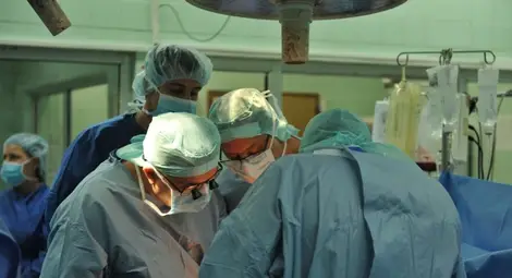 Специалисти от ВМА трансплантираха черен дроб на 23-годишен младеж