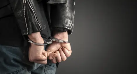 Група за обири на богаташи арестувана, докато тегли 200 000 от банка в Русе Група за обири на богаташи арестувана, докато тегли 200 000 от банка в Русе