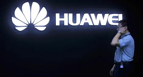 Huawei вече има 1 млн. смартфона със собствената си операционна система