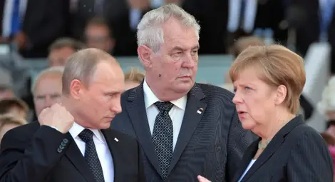 Меркел пристигна в Москва Меркел пристигна в Москва