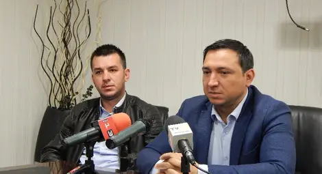 Има голяма вероятност да се върнем към бюджета от 2014 година, прогнозира д-р Мехмед /вдясно/. 		Снимка: Утро