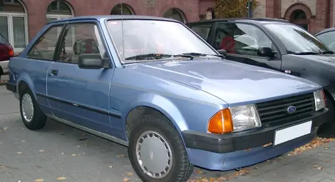 Двама приятели специализирали кражби на фордове за скрап