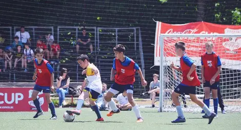 Записват училищни отбори за футболната &bdquo;Кока-Кола&ldquo;