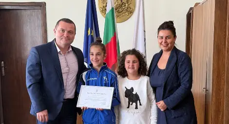 Шампион по джудо и златна медалистка по скокове на батут са новите спортисти на месеца на спортното училище в Русе