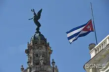 САЩ развя кубинското знаме над Държавния департамент САЩ развя кубинското знаме над Държавния департамент