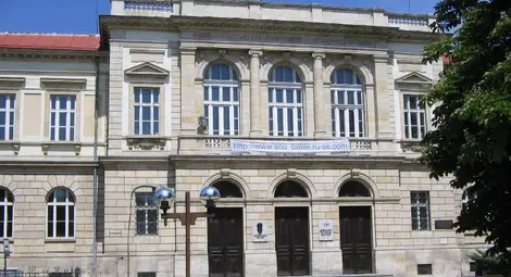 Директорът на &bdquo;Христо Ботев&ldquo; изгони операта от двора на училището