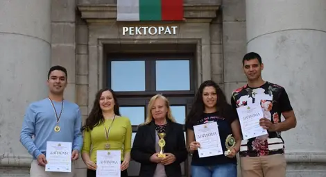 Студенти спечелиха злато и бронз от национална олимпиада по математика