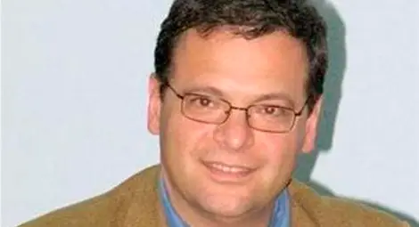 Министър Юлиан Попов е британски поданик