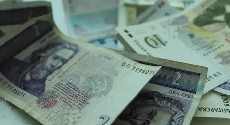 Нов удар: Баба даде 8 бона "в помощ" на полицията