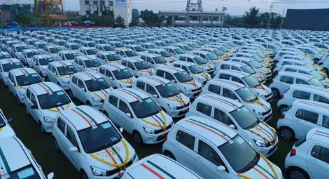 Шеф подари 600 коли на служителите си Шеф подари 600 коли на служителите си