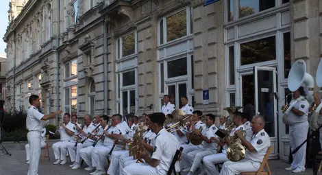 Военноморските сили честват в Русе 138 години от създаването си /галерия/