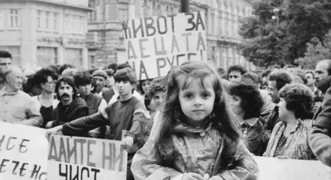 Преди четвърт век шест смели жени  поведоха първия бунт срещу властта