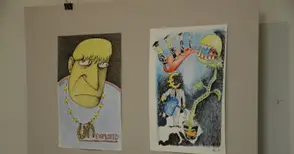 Десетки тъжни усмивки за безработицата събрани в изложба