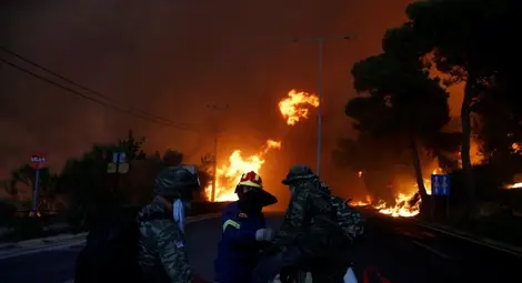 Огненият ад в Гърция взе десетки жертви