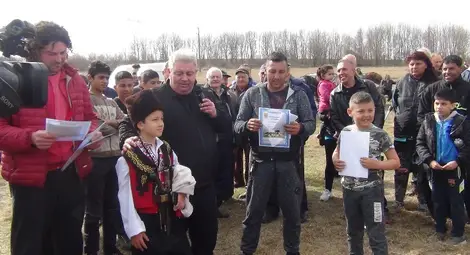 С конски и магарешки кушии посрещнаха пролетта в Ценовско