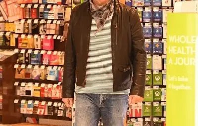 Гаф с Брус Уилис обиколи социалните мрежи