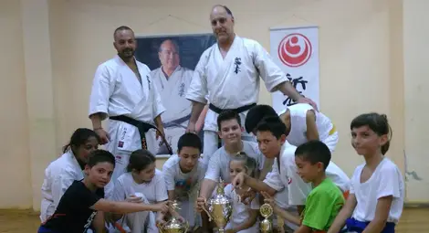 Каратистите на &bdquo;Русе&ldquo; тренираха с гост от Острова