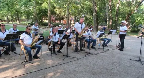 Пазете Дунав син, призовават Биг Бенд Русе, мажоретки и още формации с концерт на кея Пазете Дунав син, призовават Биг Бенд Русе, мажоретки и още формации с концерт на кея