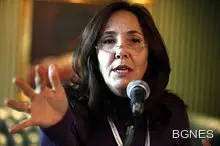 Безпрецедентно! Кубинска депутатка гласува "против"