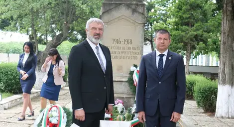 Драгомир Драганов на мемориала за Тутраканската епопея в Шуменци: Да бъдеш български войн означава не просто да носиш оръжие, а да носиш отговорност Драгомир Драганов на мемориала за Тутраканската епопея в Шуменци: Да бъдеш български войн означава не просто да носиш оръжие, а да носиш отговорност