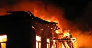 Откриха следи от бензин в запалената общинска къща срещу строителната гимназия