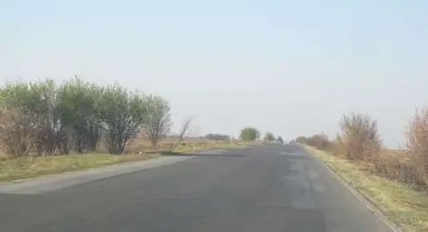 Коловози в асфалта около Волово обърнаха автомобил