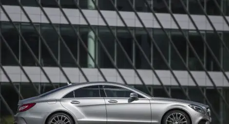 Топ магистрат подари на момчето си кола за 150 бона