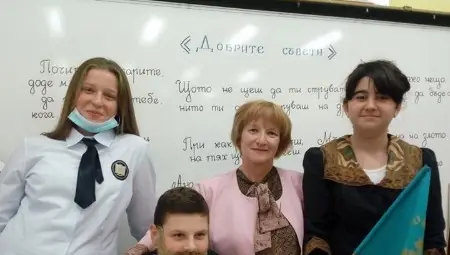 Празник за Деня на народните будители в училище "Възраждане"