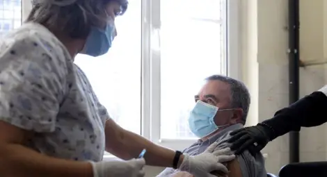 Доц. Кунчев: Реалистично е масовата ваксинация у нас да започне през април