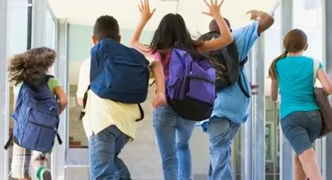 МОН обяви графика на ваканциите през новата учебна година