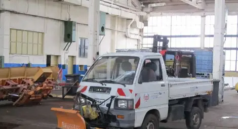 6 малки снегорина ще чистят до асфалт кварталните улички 6 малки снегорина ще чистят до асфалт кварталните улички