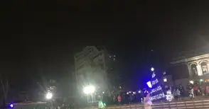 Светлинно шоу на кънки откри ледената пързалка