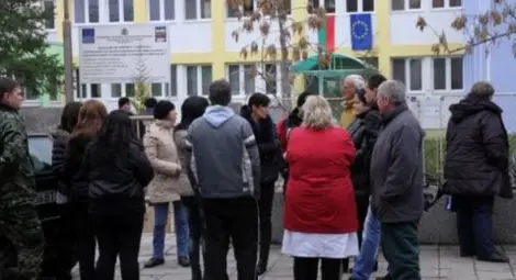 Касиерка проговори: Всички забавачки въртят черни каси!