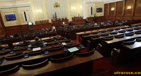 Словесни битки и обвинения в лъжи в парламента 