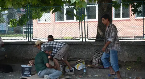 Шумни клошари тормозят жители на &bdquo;Здравец&ldquo;