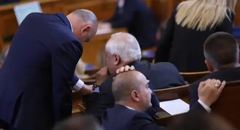 Депутатите дебатират за Украйна - военно-техническа помощ или ремонт