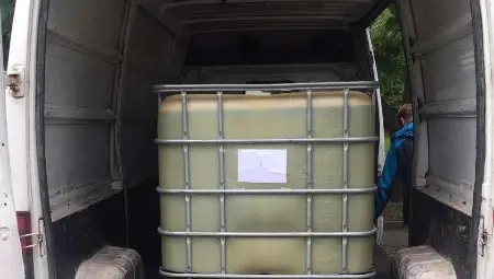 Два тона нелегална корабна нафта засечена в микробус