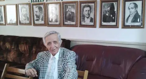 Проф. Лука Велчов