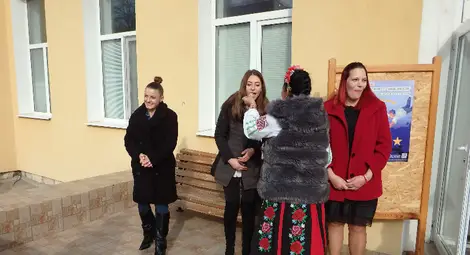 На Бабинден спазиха традицията в Ценово