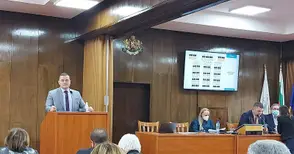 Риск от над 3,6 милиона лева глоба прекрати поръчката за новите тролеи