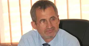 Стефко Бурджиев научи от медиите, че вече не е областен управител