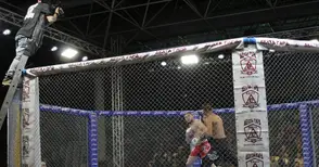 Валентин Йорданов изгледа в звездна компания галата по ММА „Русе файт найт“