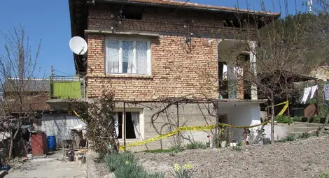 79-годишната Маринка от Бяла е в кома след нападение с паве за 20 лева