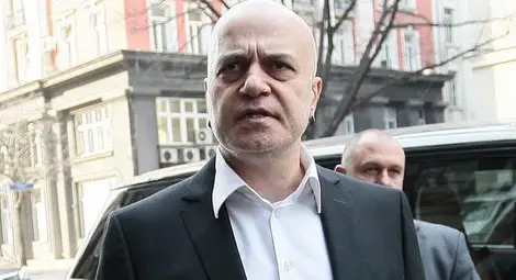 Слави Трифонов: Оттеглям кандидатурата на Николай Василев за премиер