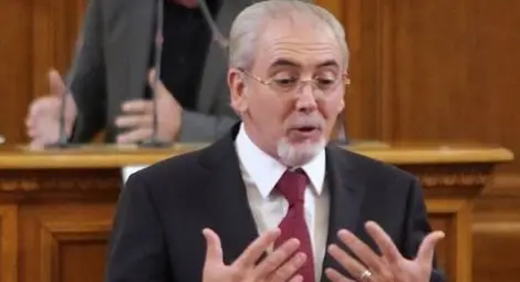 Отпадналата поправка в конституцията мина на трето гласуване по искане на ДПС